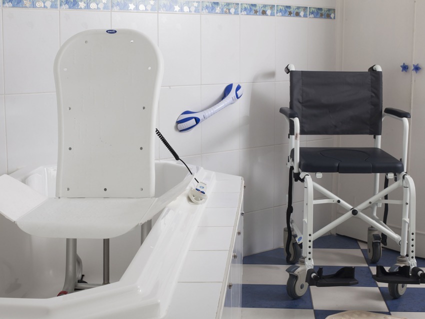 Comment aménager une salle de bain pour séniors ?