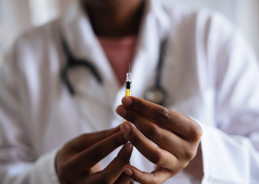 Les soins à domicile permettent au patient de conserver ses soignants habituels.