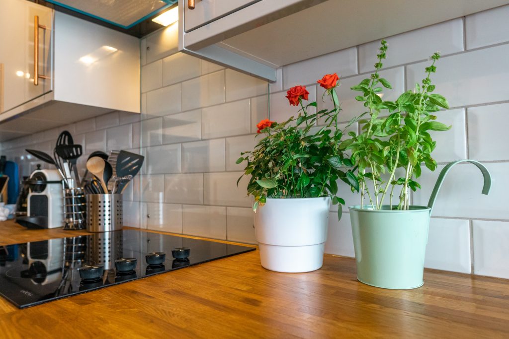 Continuez à cuisiner librement grâce à une cuisine ergonomique adaptée aux handicaps