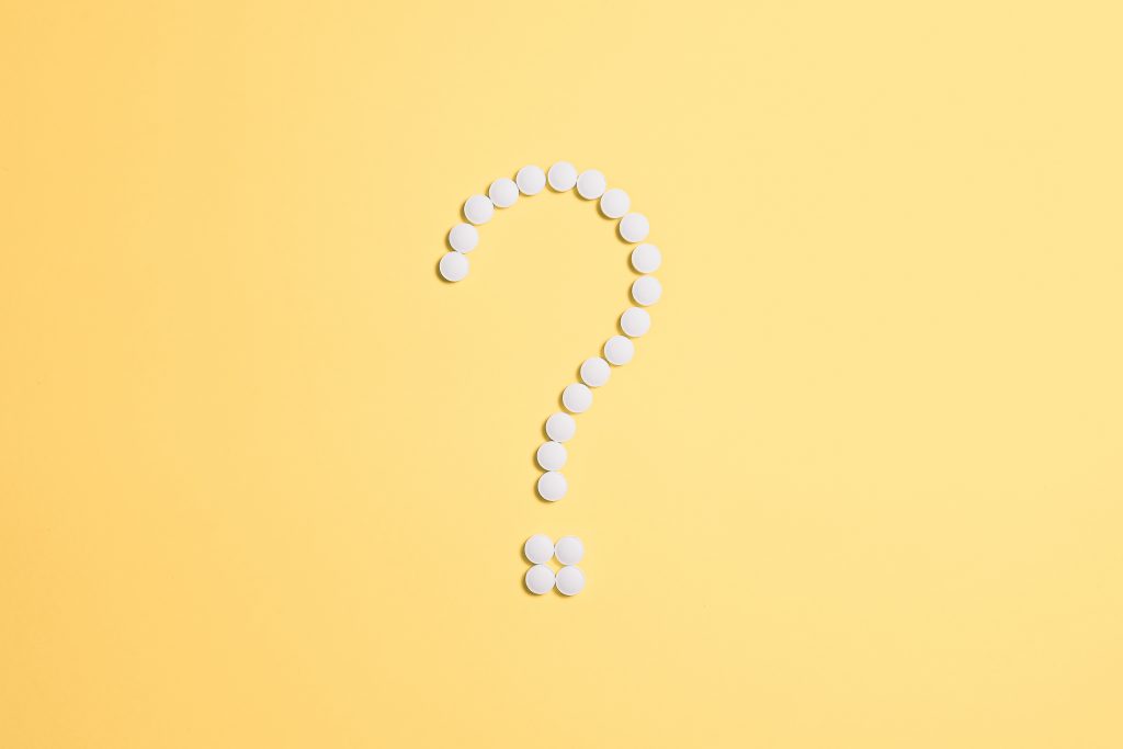 Quels sont les conséquences des antibiotiques et anti-douleurs chez la femme enceinte ?